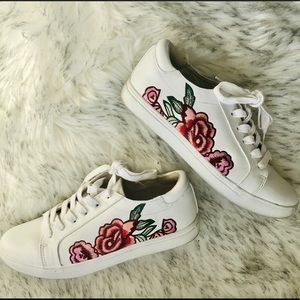 Kenneth Cole Reaction White Sneakers 9